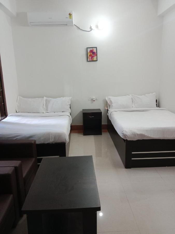 Niroda Guest House Guwahati Luaran gambar