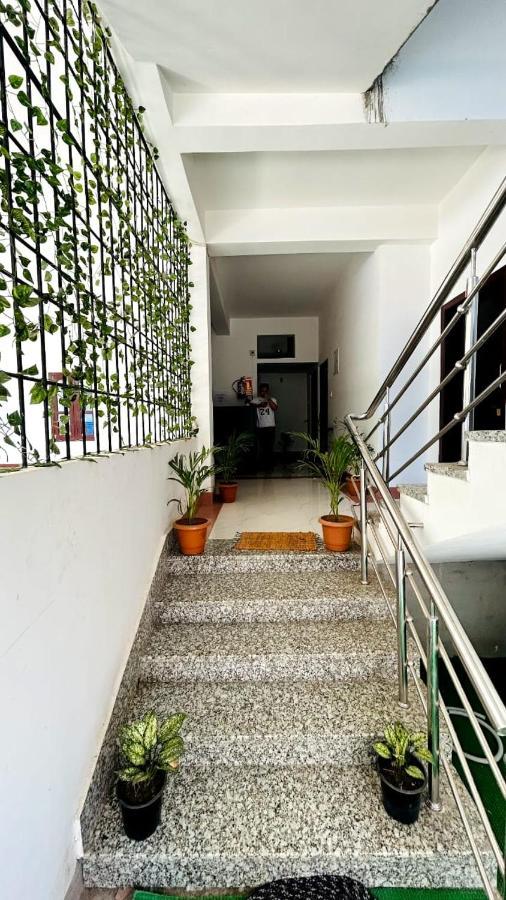 Niroda Guest House Guwahati Luaran gambar
